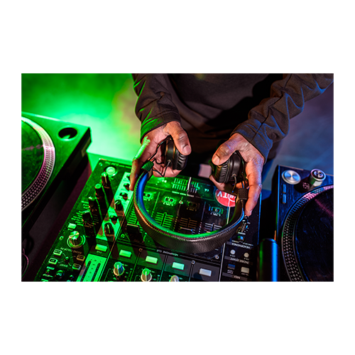 4.1 Professional DJ for Hire